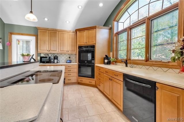 31 Rosedale Avenue, Hamburg, NY 14075