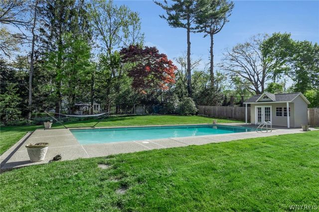 31 Rosedale Avenue, Hamburg, NY 14075