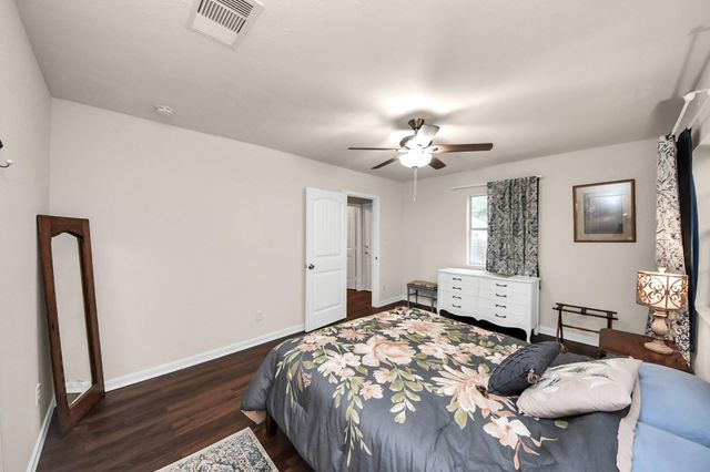 7711 Avenue L, Houston, TX 77012