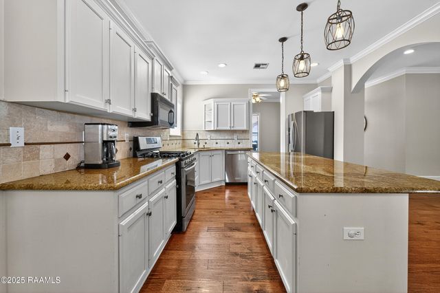 100 Osage Drive, Youngsville, LA 70592