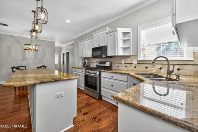 100 Osage Drive, Youngsville, LA 70592