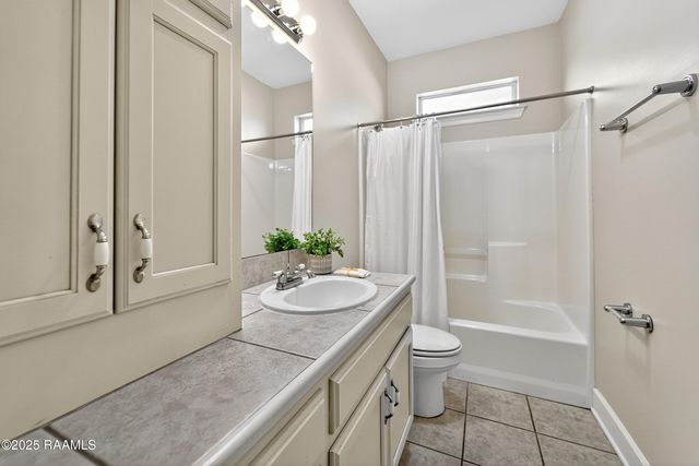 100 Osage Drive, Youngsville, LA 70592