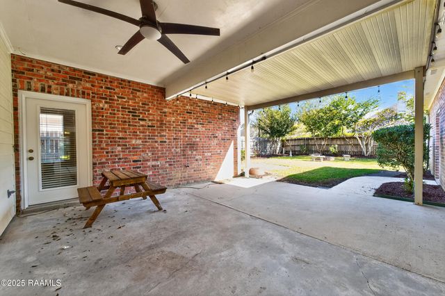 100 Osage Drive, Youngsville, LA 70592