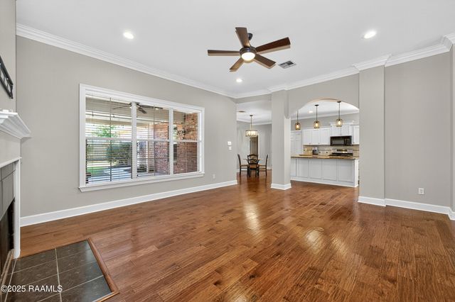 100 Osage Drive, Youngsville, LA 70592