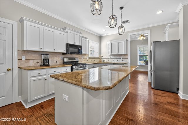 100 Osage Drive, Youngsville, LA 70592