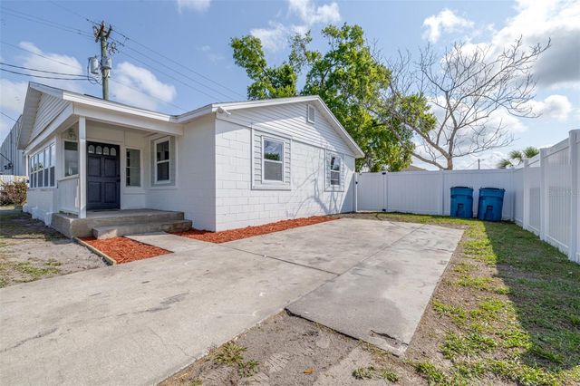 217 NW 4TH AVENUE, Mulberry, FL 33860