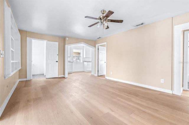 217 NW 4TH AVENUE, Mulberry, FL 33860