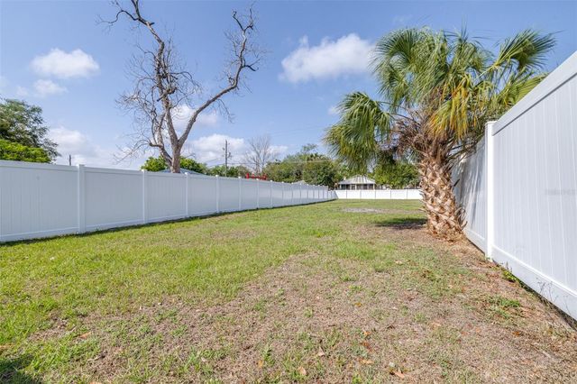 217 NW 4TH AVENUE, Mulberry, FL 33860