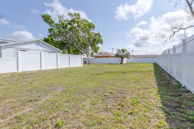 217 NW 4TH AVENUE, Mulberry, FL 33860