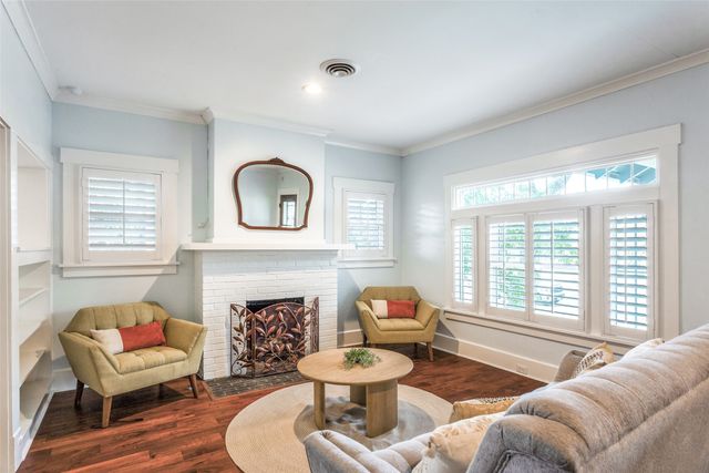 1204 Virginia Place, Fort Worth, TX 76107