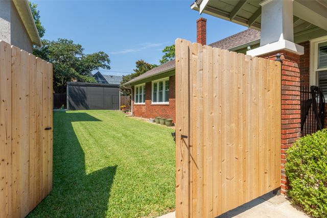 1204 Virginia Place, Fort Worth, TX 76107