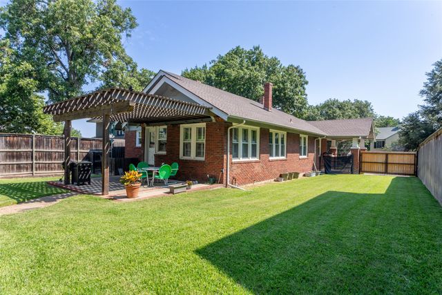 1204 Virginia Place, Fort Worth, TX 76107