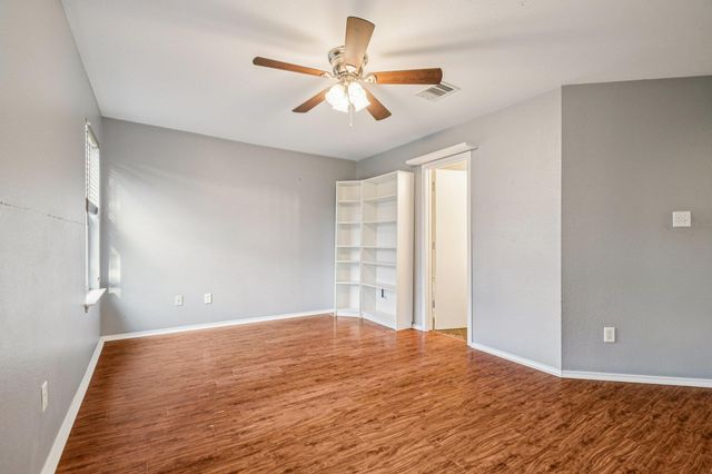 100 Kendall CV, Elgin, TX 78621