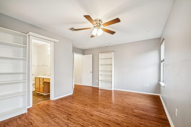 100 Kendall CV, Elgin, TX 78621