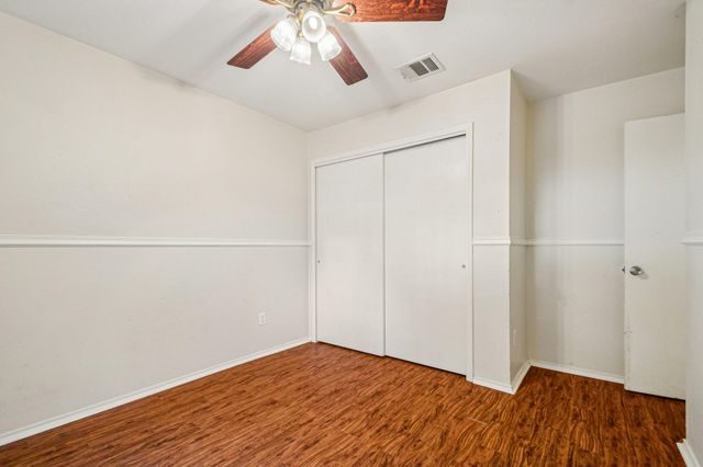 100 Kendall CV, Elgin, TX 78621