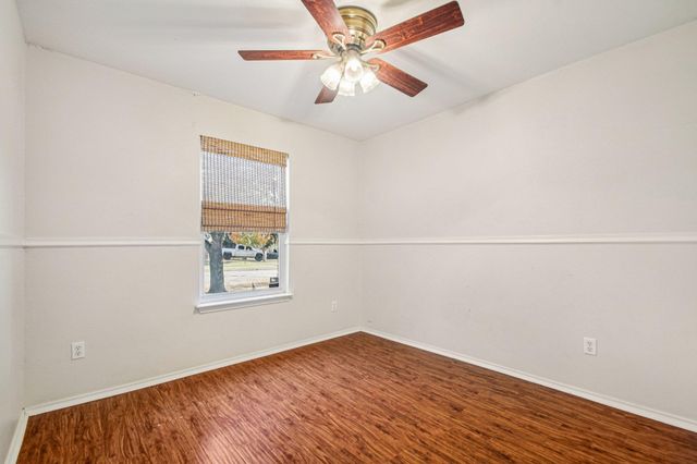 100 Kendall CV, Elgin, TX 78621