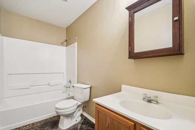 100 Kendall CV, Elgin, TX 78621