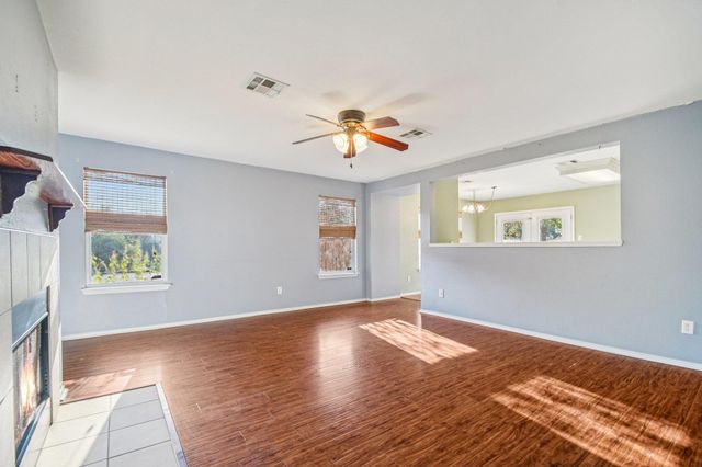 100 Kendall CV, Elgin, TX 78621