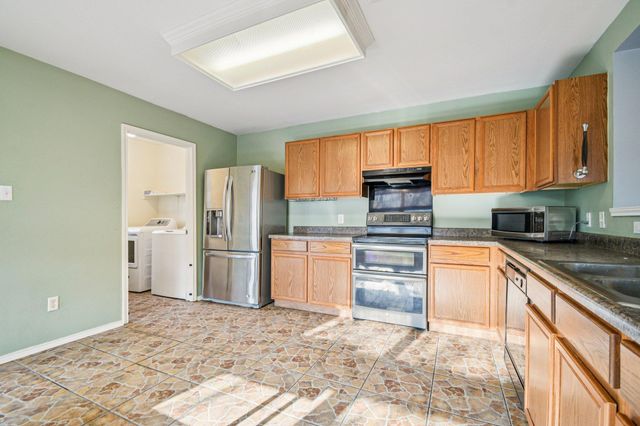 100 Kendall CV, Elgin, TX 78621
