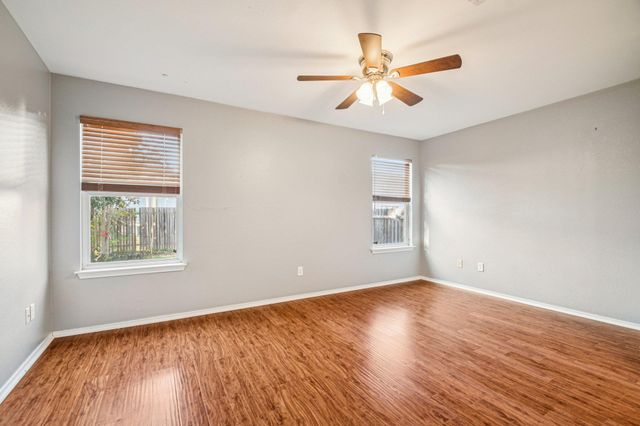 100 Kendall CV, Elgin, TX 78621