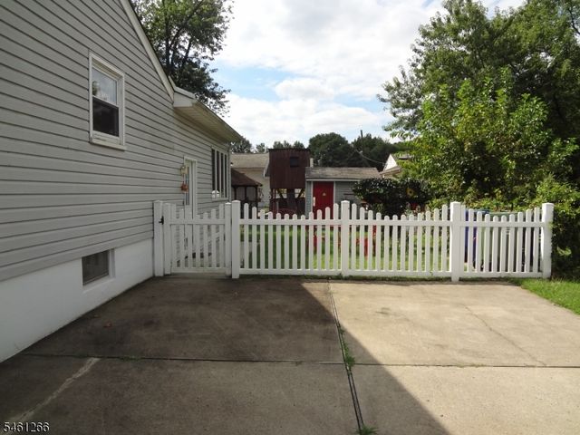 4 Wilbur Ter, Sayreville Boro, NJ 08872