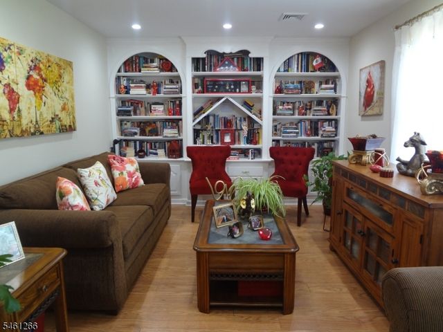 4 Wilbur Ter, Sayreville Boro, NJ 08872