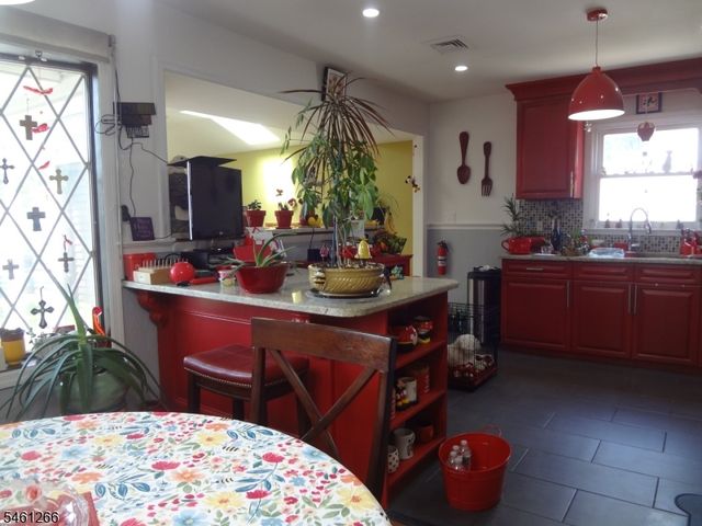 4 Wilbur Ter, Sayreville Boro, NJ 08872