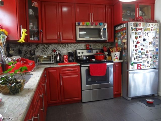 4 Wilbur Ter, Sayreville Boro, NJ 08872