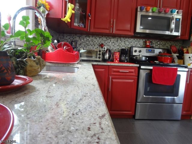 4 Wilbur Ter, Sayreville Boro, NJ 08872