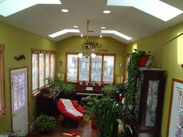 4 Wilbur Ter, Sayreville Boro, NJ 08872