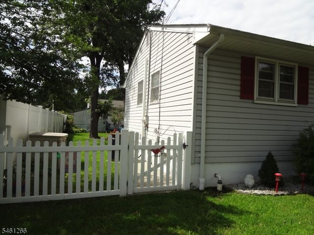 4 Wilbur Ter, Sayreville Boro, NJ 08872