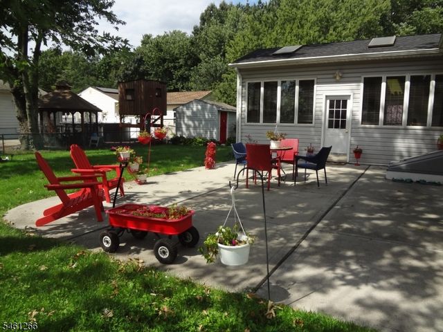 4 Wilbur Ter, Sayreville Boro, NJ 08872