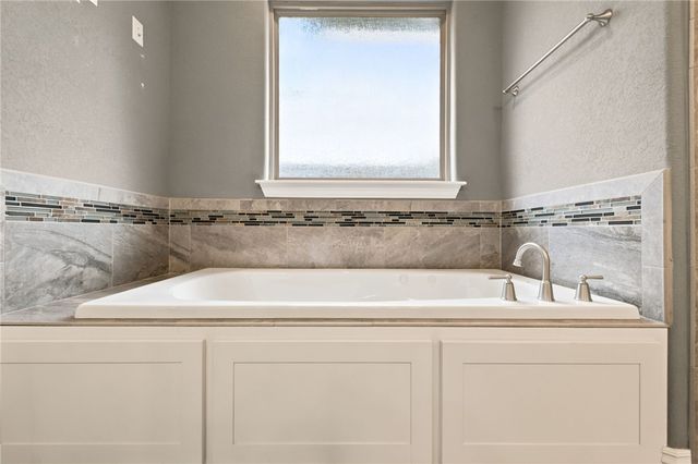 1808 SW Hayfield Avenue, Bentonville, AR 72713