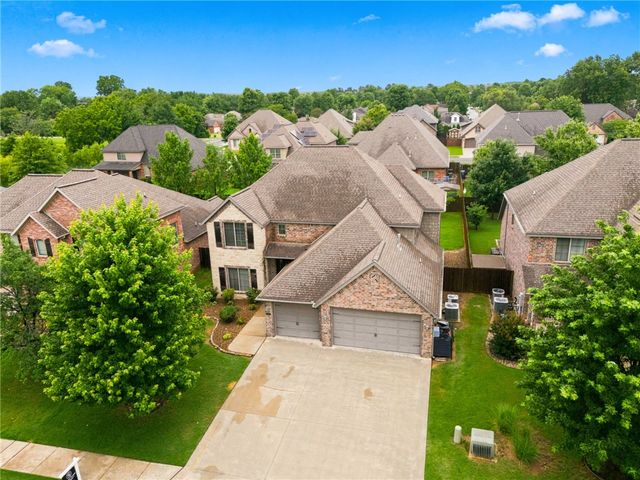 1808 SW Hayfield Avenue, Bentonville, AR 72713