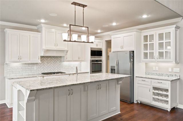 1808 SW Hayfield Avenue, Bentonville, AR 72713
