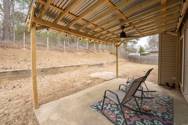 1210 Ridgecrest Drive, Benton, AR 72015