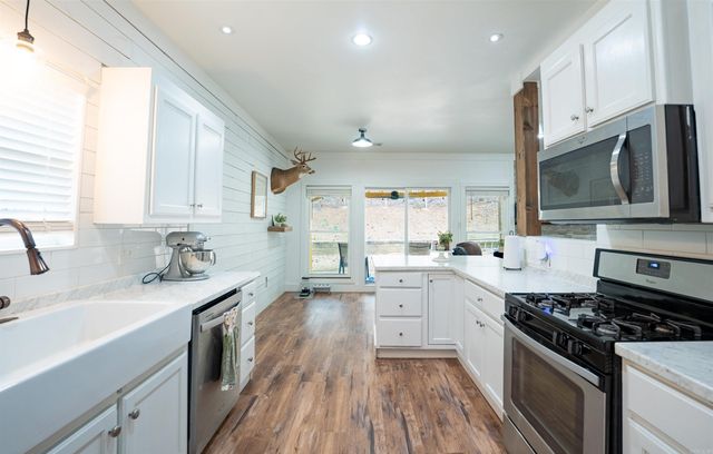 1210 Ridgecrest Drive, Benton, AR 72015