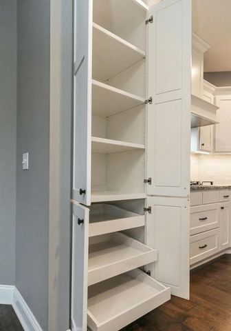 842 E Abbey Court, Nixa, MO 65714