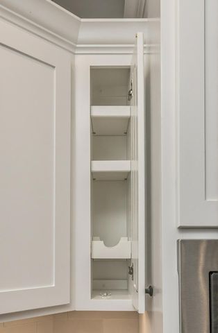 842 E Abbey Court, Nixa, MO 65714