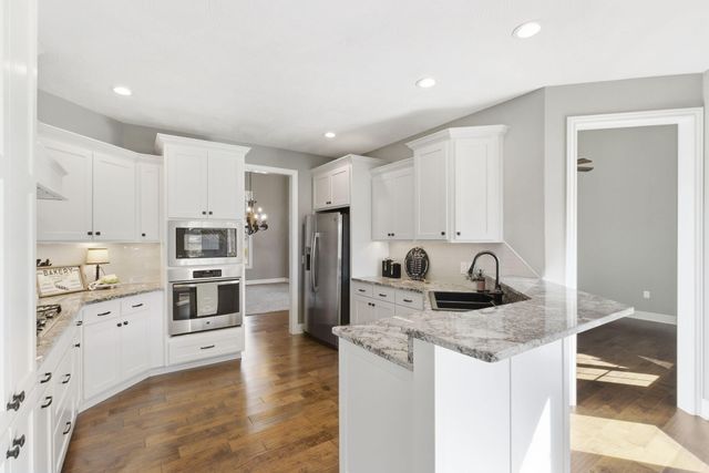 842 E Abbey Court, Nixa, MO 65714