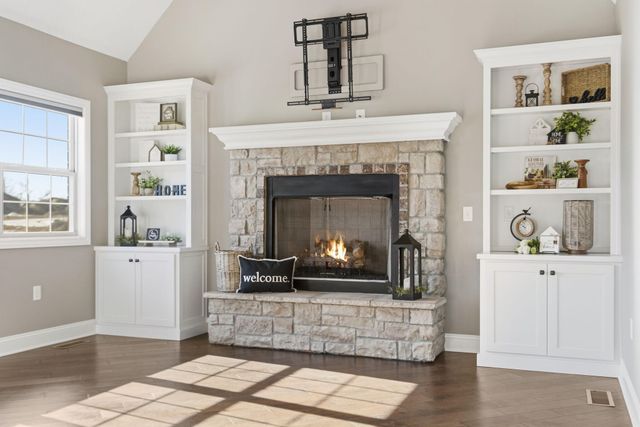 842 E Abbey Court, Nixa, MO 65714