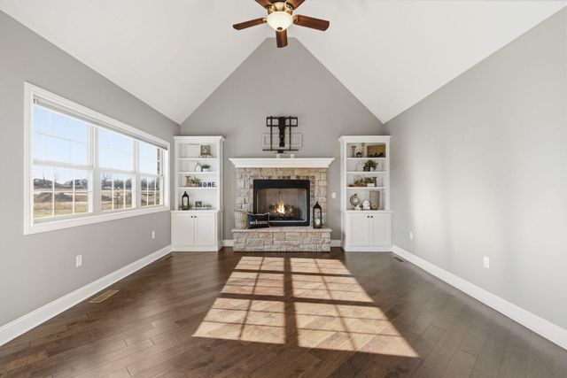 842 E Abbey Court, Nixa, MO 65714