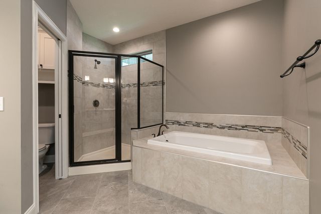 842 E Abbey Court, Nixa, MO 65714