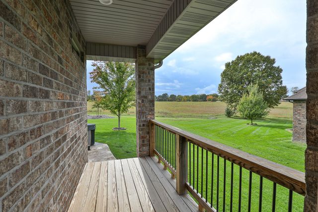 842 E Abbey Court, Nixa, MO 65714