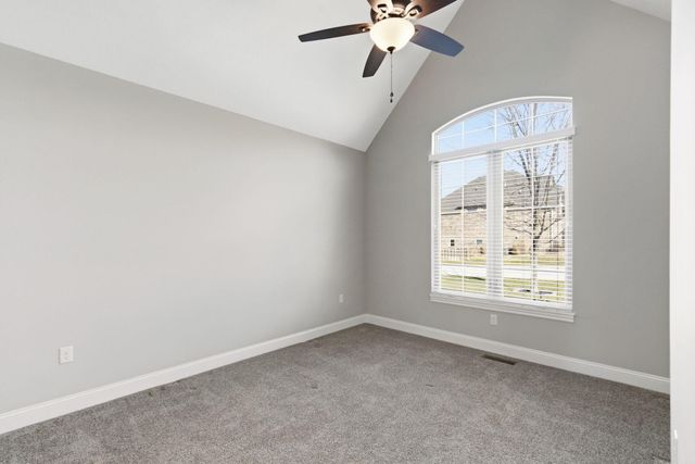 842 E Abbey Court, Nixa, MO 65714