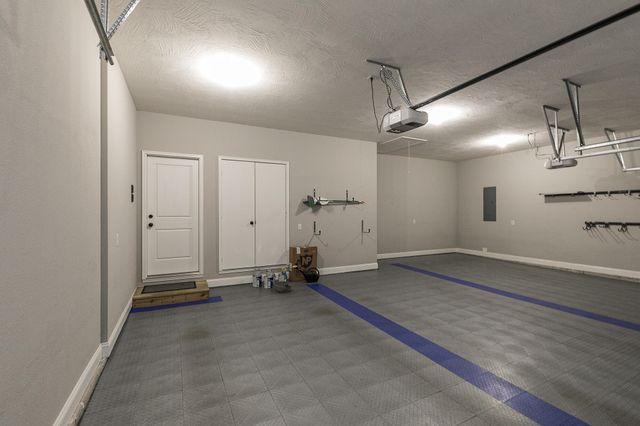 842 E Abbey Court, Nixa, MO 65714