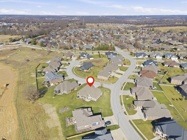 842 E Abbey Court, Nixa, MO 65714