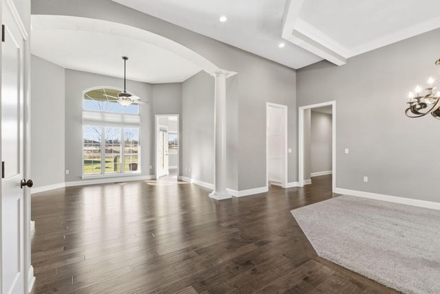 842 E Abbey Court, Nixa, MO 65714