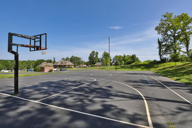 842 E Abbey Court, Nixa, MO 65714