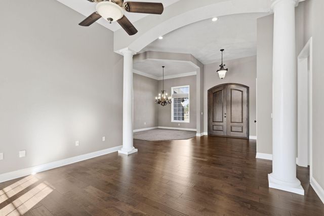 842 E Abbey Court, Nixa, MO 65714